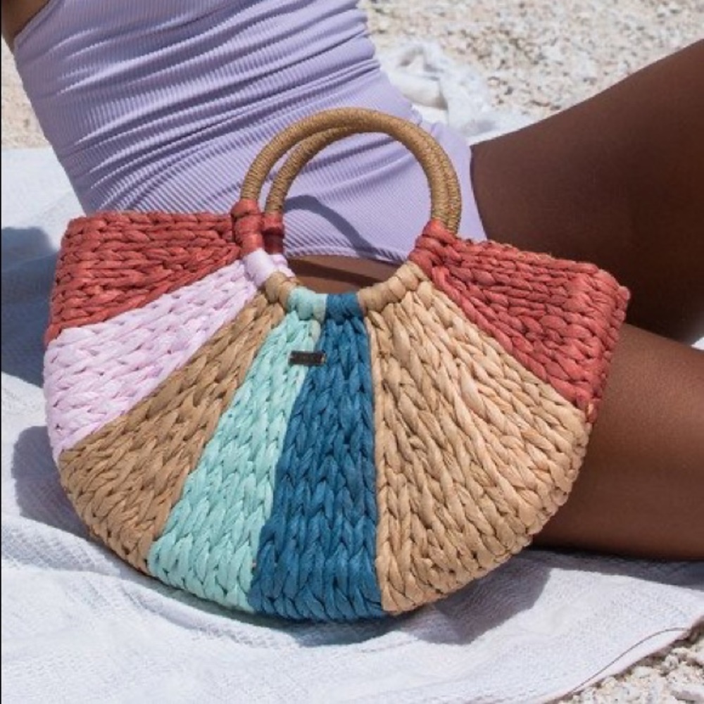 Roxy Bucket Bag PRICE FIRM - Picture 4 of 16